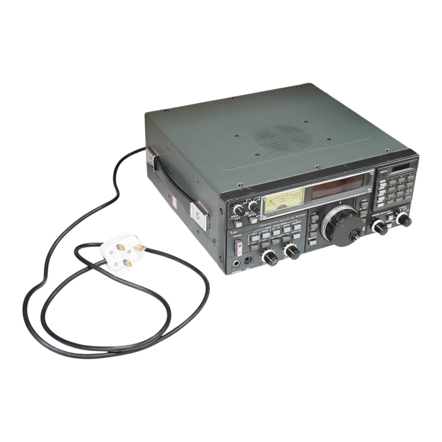 An Icom IC-R7000 Communications Receiver (25 to 999MHz and 1025 to 2000 MHz), serial number 18806